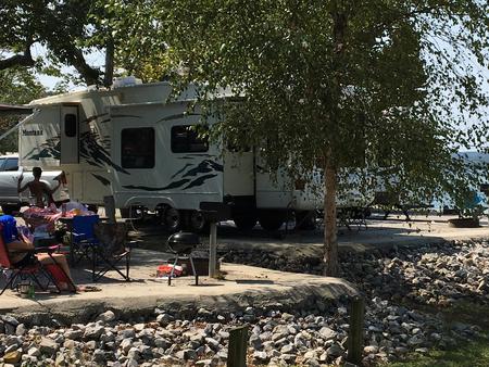 LILLYDALE CAMPGROUND AND DAY USE LAKEFRONT CAMPSITELILLYDALE CAMPGROUND AND DAY USE