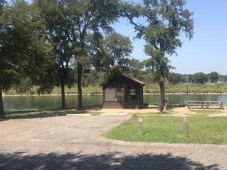 Cedar Ridge (TX)Screen Shelter next to lake
