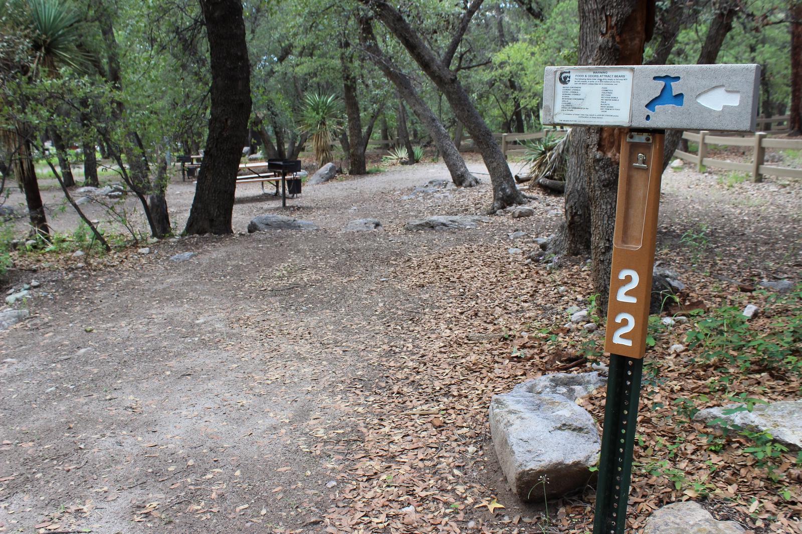 Campsite #22 is very close to #21 and best for tents or pickup campers.Campsite #22