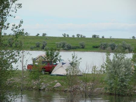 Camping on the shores of Lake Sakakawea at Wolf Creek Campground