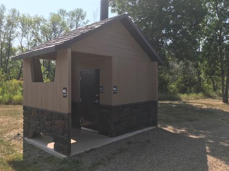 Bathroom facilities at Wolf Creek Campground on Lake Sakakawea