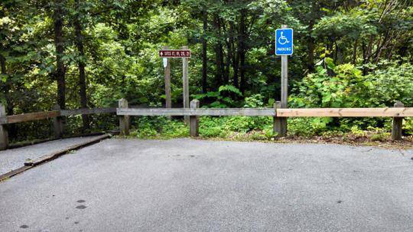 Parking at Cardens Bluff Campground