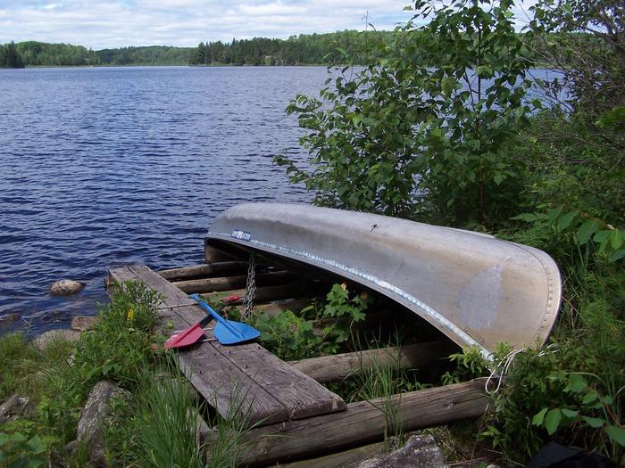 Ek Lake canoe access on south shore of lake