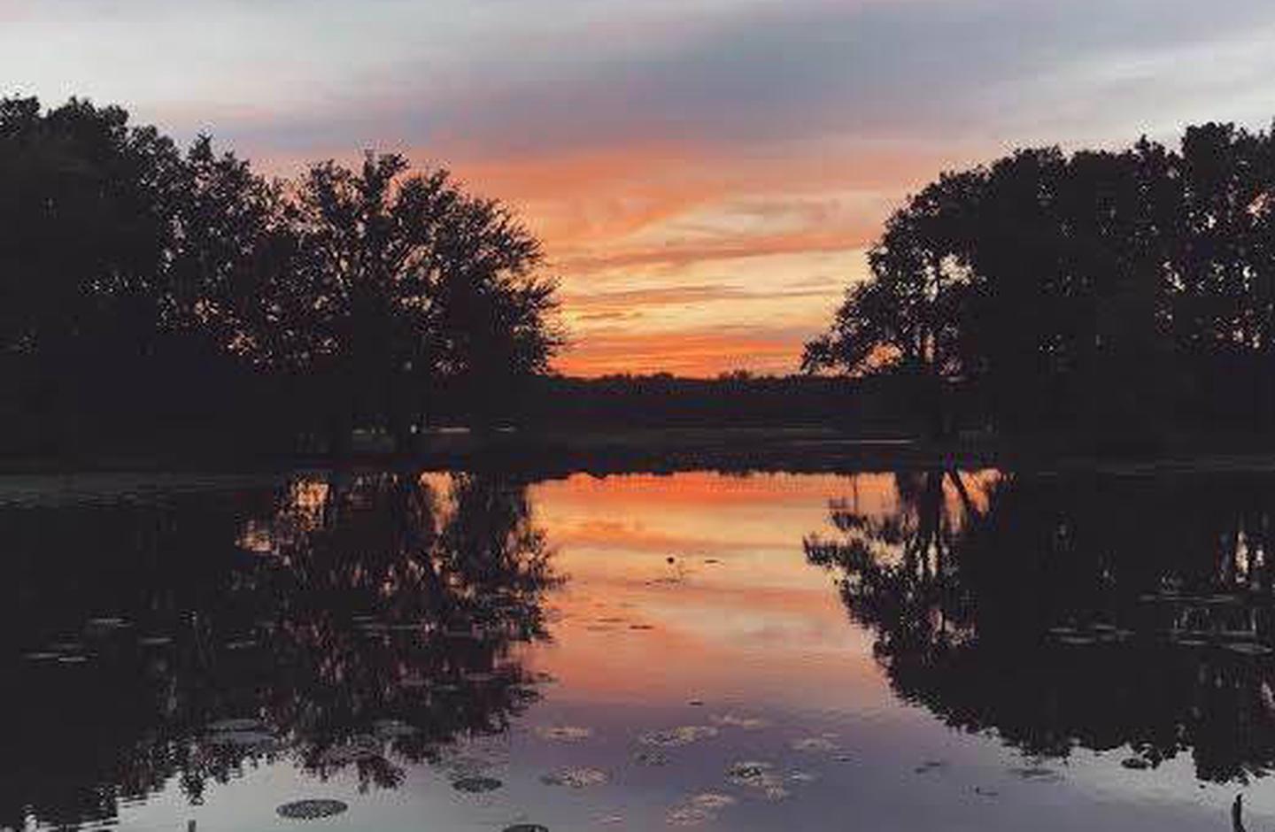SunsetSunset on the Mississippi River at Blackhawk Park