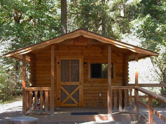 one of the cabins at Fishermen's Bend