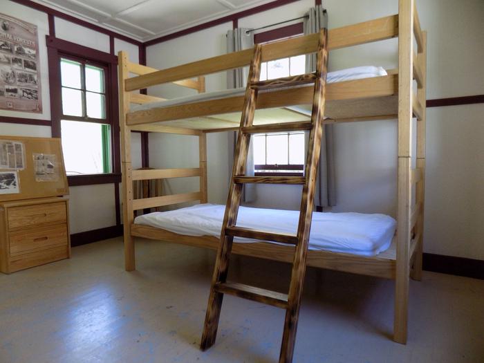 Blacksmith Fork Guard StationBedroom with bunk bed