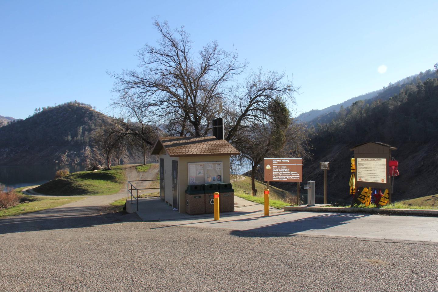 TRIMMER CAMPGROUND Day Use AreaDAY USE AREA SELF PAY STATION - NO CAMPING FEES PAID HERE - PARK RANGERS WILL COLLECT