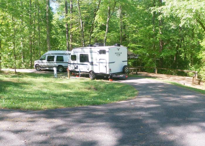 Pull-thru entrance, driveway slope, utilities-side clearance.Sweetwater Campground, campsite 15.