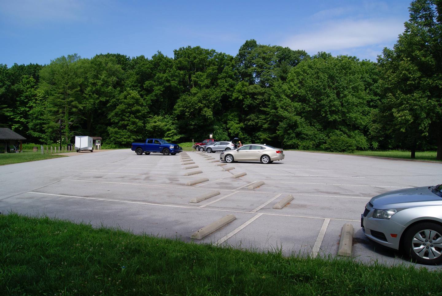 Parking Area for shelters 2 and 3 in the Chellberg Farm AreaChellber Farm Picnic area parking lot.