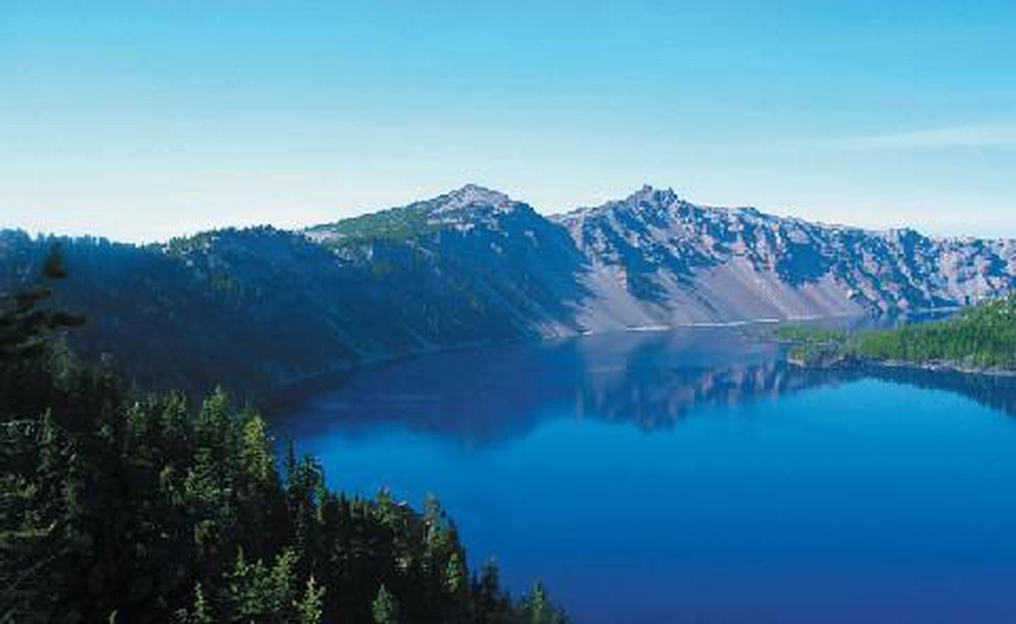 Abundant Activities Crater Lake National Park offers many year-round things to do. Enjoy adventurous activities such as winter cross-country skiing and snowshoeing, summer camping, boat tours, hiking, and scenic tours around the lake.