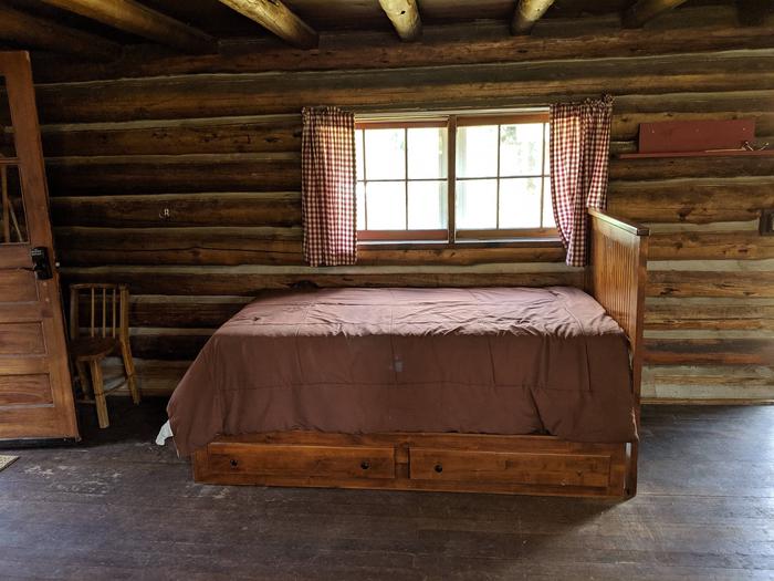 Twin trundle bedStolle Cabin