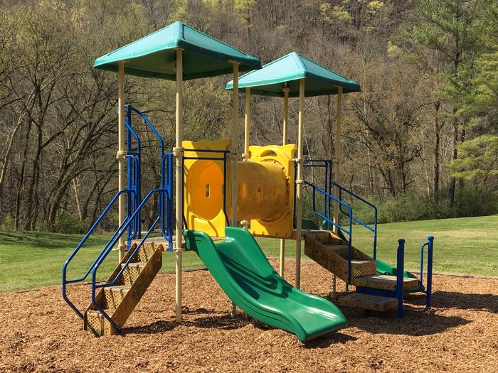 DALE HOLLOW DAMSITE GROUP SHELTER L1 TODDLER PLAYGROUNDDALE HOLLOW DAMSITE GROUP SHELTER L1