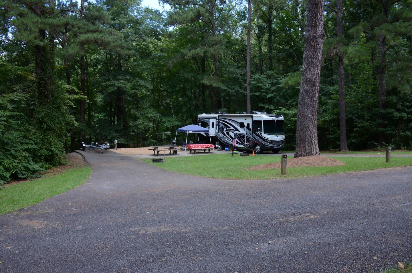 Double site, wide campsite view.Old 41 #3, campsite 003 - 004.