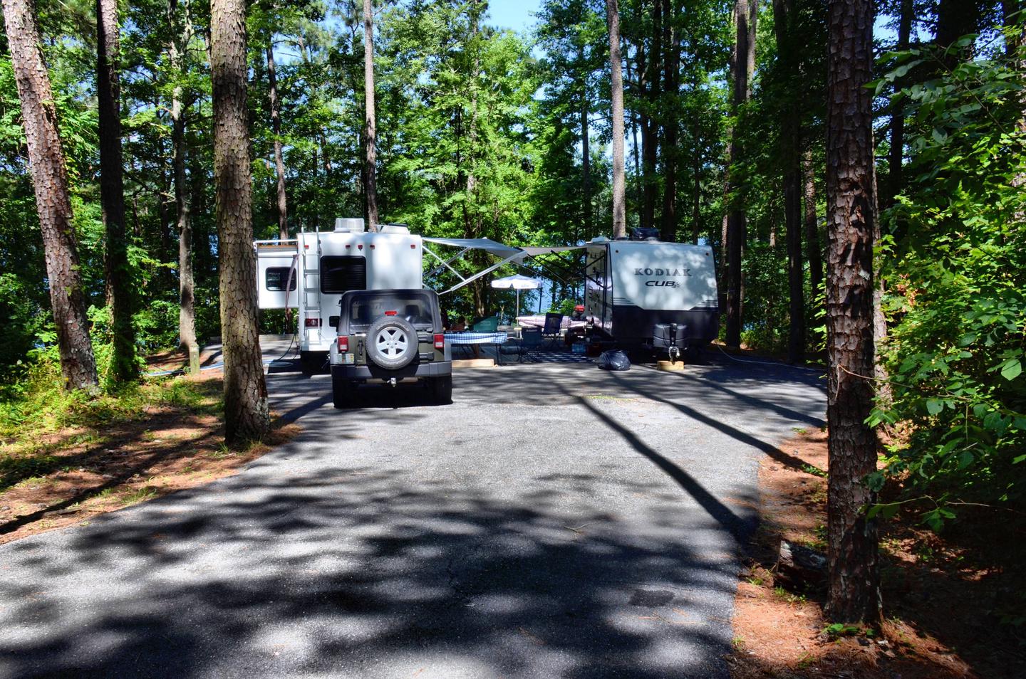 Double site, wide campsite view.Old 41 #3, campsite 028 - 029.