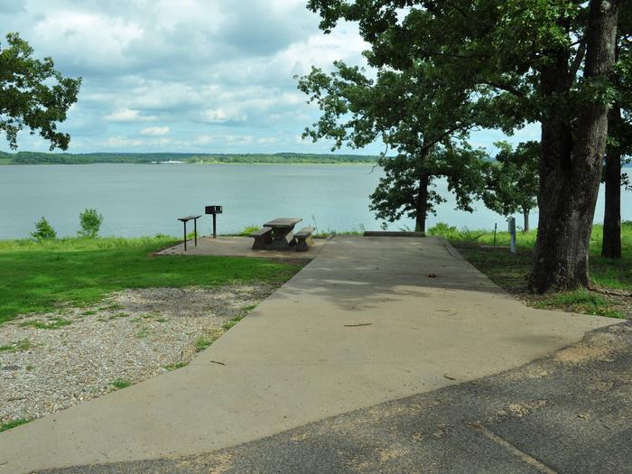 Site 95 offers a great lake view for smaller trailers and RVs.Site 95 - Taylor Ferry