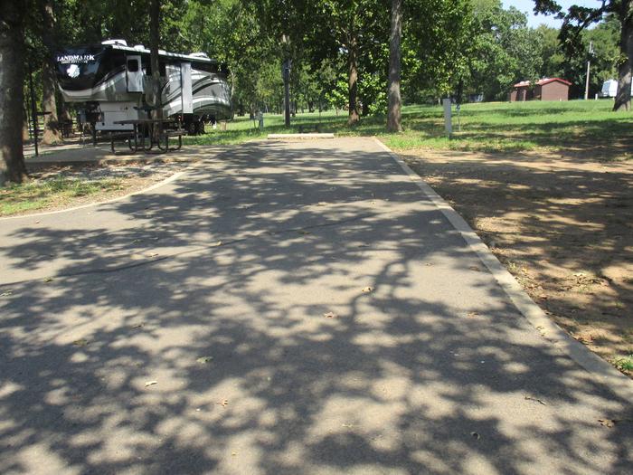 Site 22 drive - Flat RockSite 22 has ample shade and is within a short walking distance of the restroom facilities.