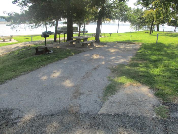 Site 48 - Taylor FerrySite 48 offers an asphalt drive with ample shade.