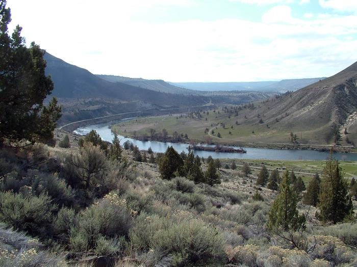 Looking down on Mecca Flat Campground and the Deschutes Wild & Scenic River.
