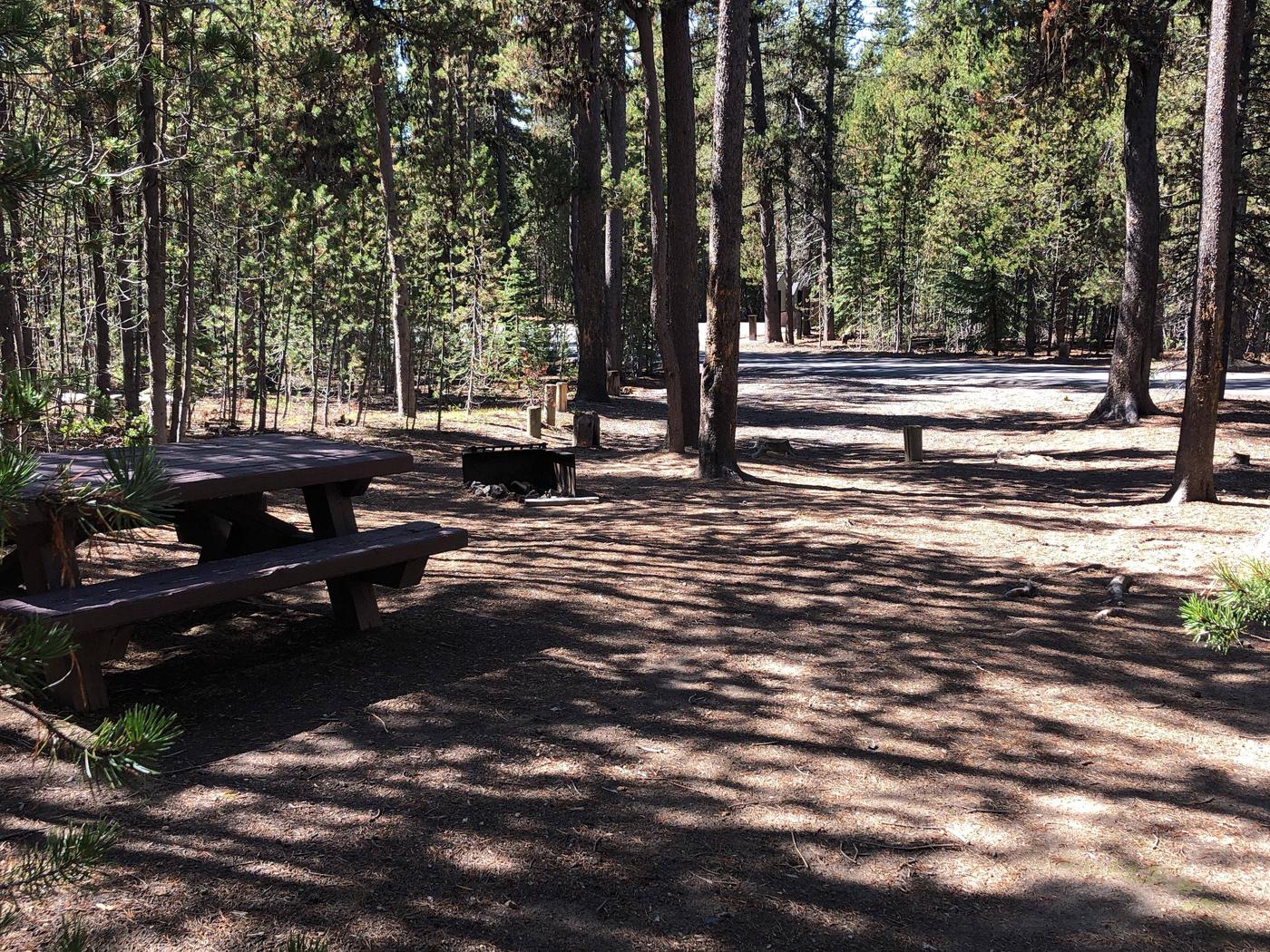 Escape to Oregon's Cinder Hill: A Campground Adventure Unlike Any Other