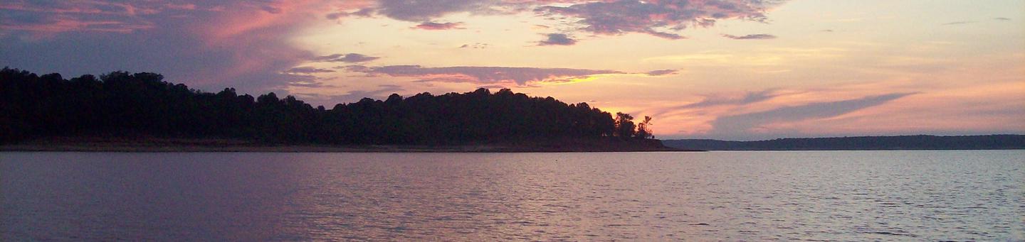 Sunset along the southern shoreline of Sardis LakeSunset at Sardis Lake