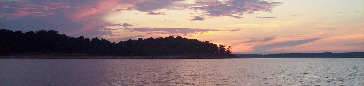 Sunset along the southern shoreline of Sardis LakeSunset at Sardis Lake
