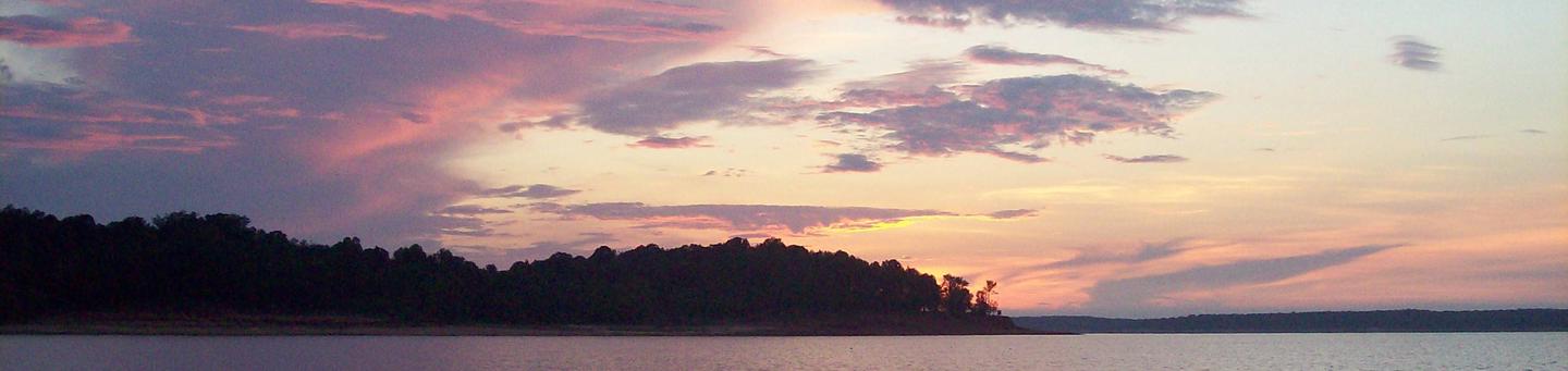 Sunset along the southern shoreline at Sardis LakeSunset at Sardis Lake
