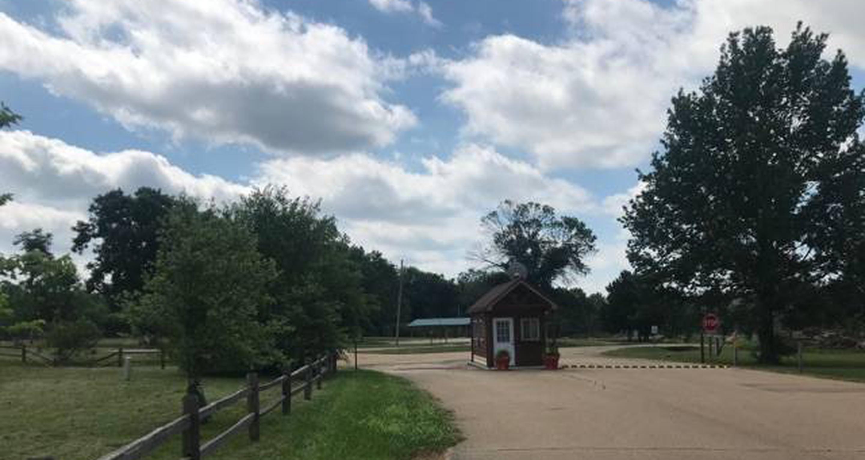 Escape to Kansas's Hidden Gem: Old Town Park on Perry Lake