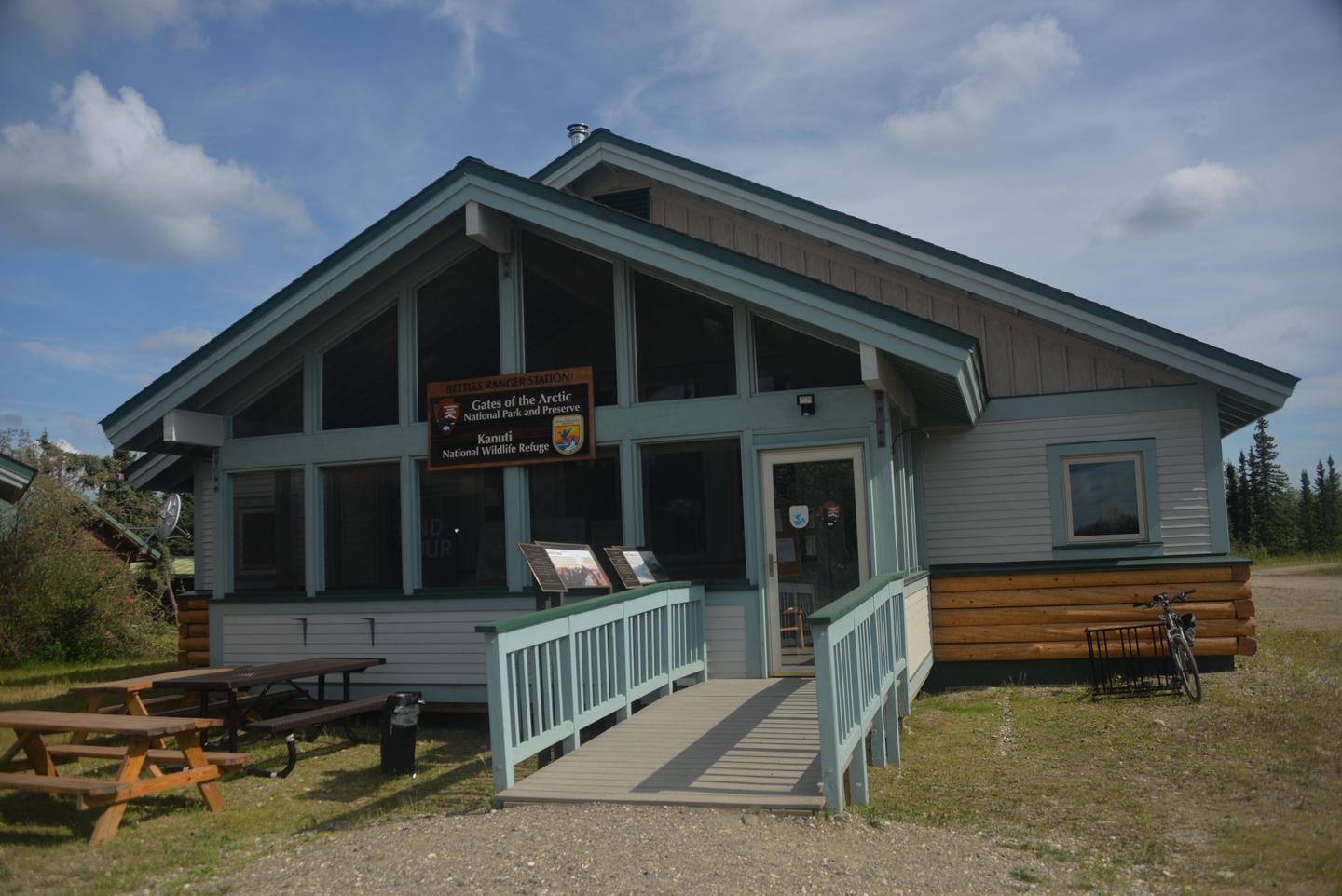 Bettles Visitor CenterBettles Ranger Station in the Summer
