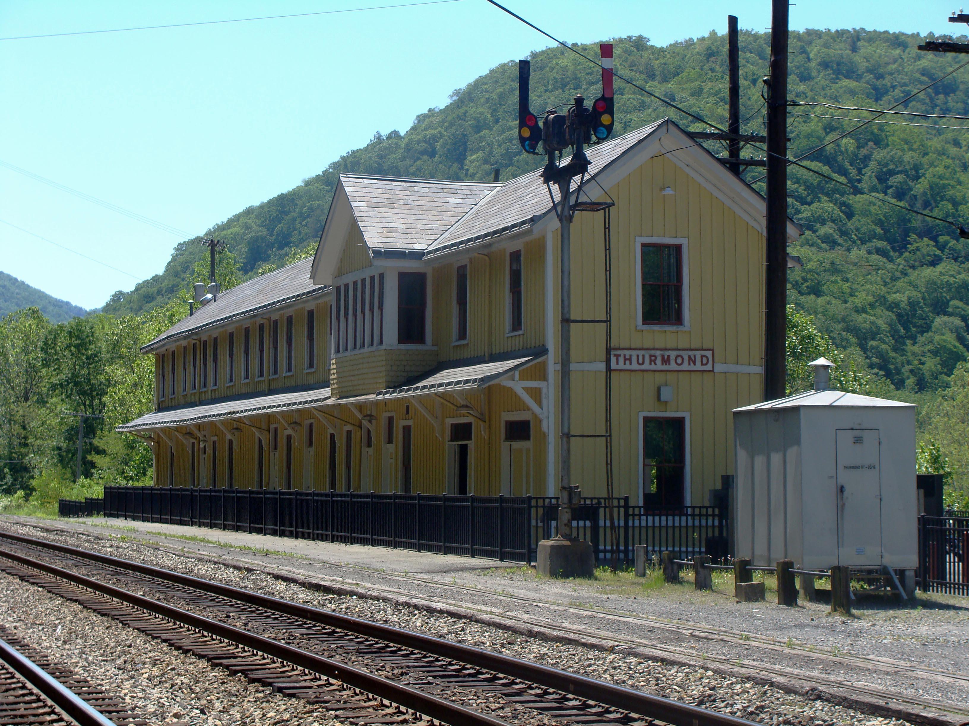 Thurmond Depot and RR tracks