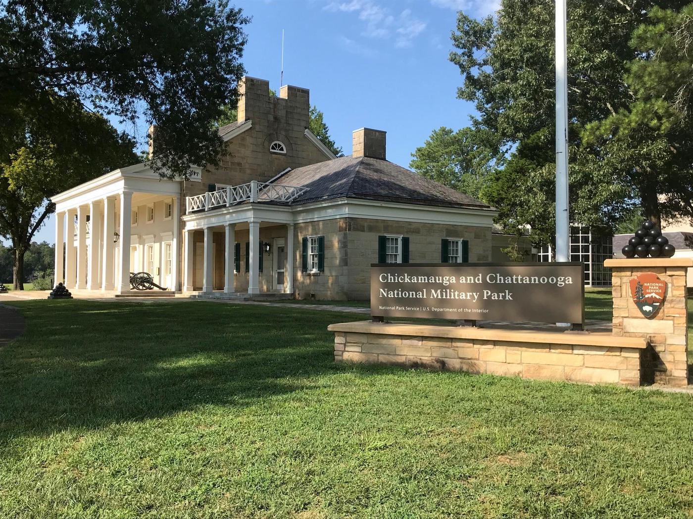 chickamauga battlefield visitor center tours