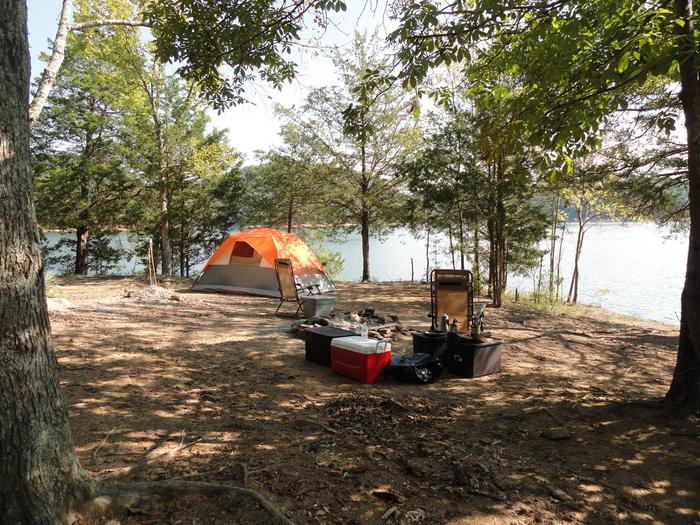 DALE HOLLOW LAKE - PRIMITIVE CAMPING BOAT IN SITES