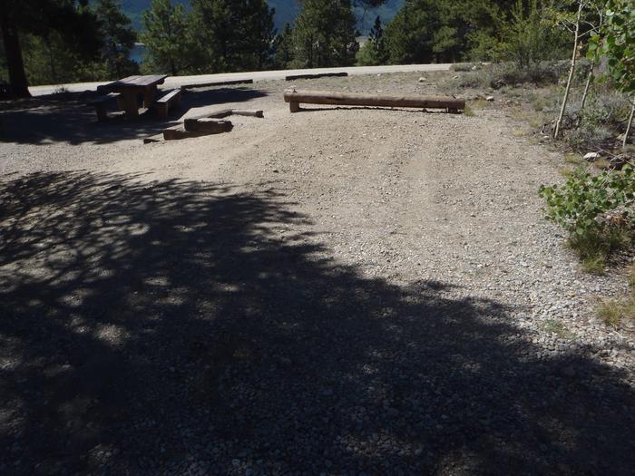Lakeview Campground, site B4 parking