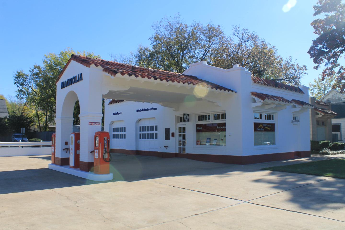 Magnolia Mobil Gas StationThe Magnolia Mobil Gas Station, the de facto media headquarters during the 1957 desegregation crisis.