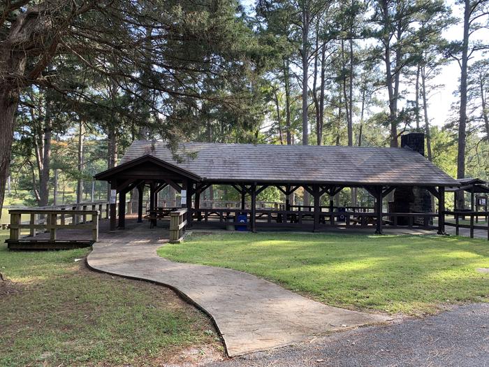 Large pavilionThe large pavilion at Choctaw Lake.