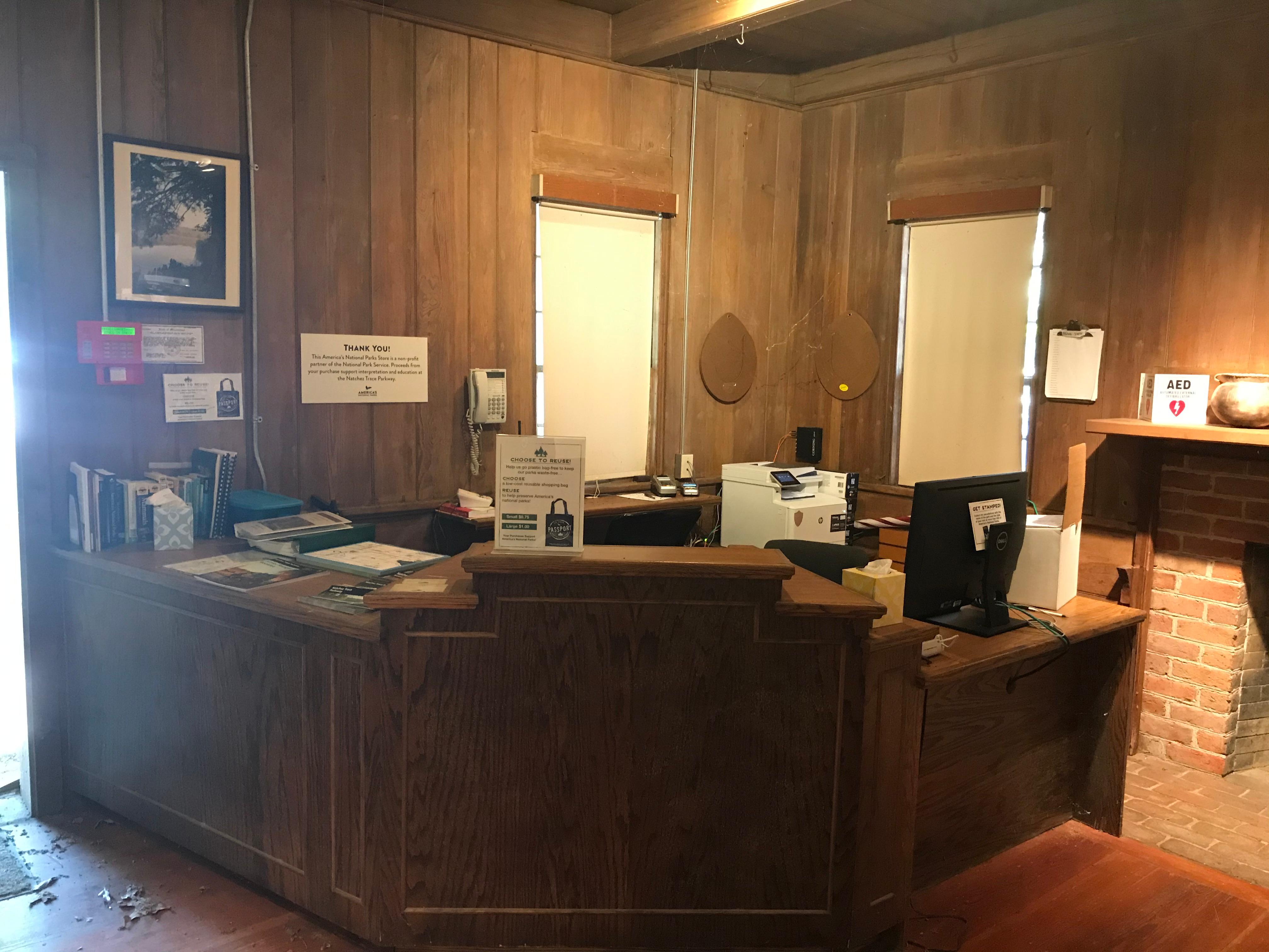 Visitor Information Cabin Information Desk