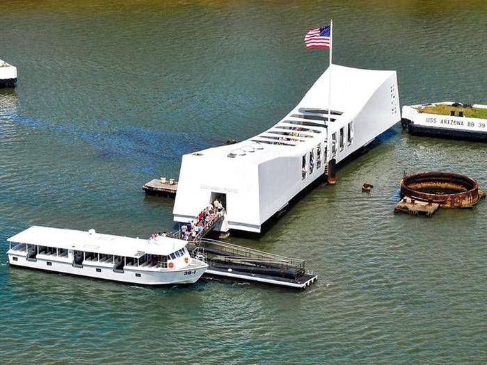 Preview photo of Pearl Harbor Historic Sites (USS Arizona)