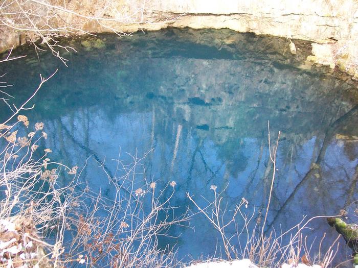 Round SpringRound Spring maintains a deep blue hue, like many of the other Ozark springs.