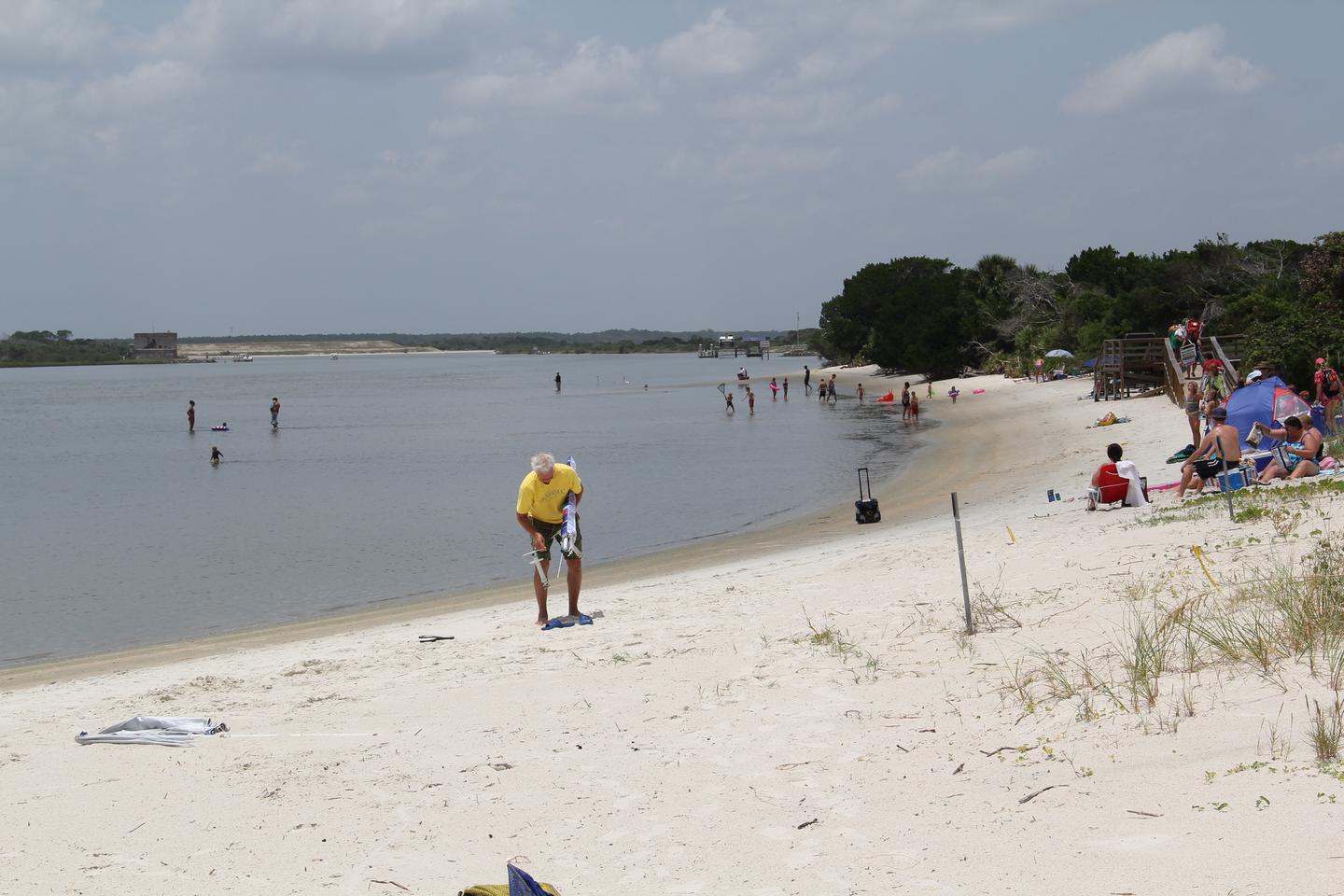 Recreational OpportunitiesMore the half-a-million people visit Fort Matanzas each year to enjoy both the river and ocean beaches.