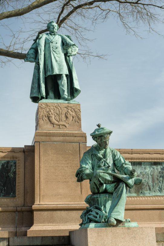 Samuel Colt Statue