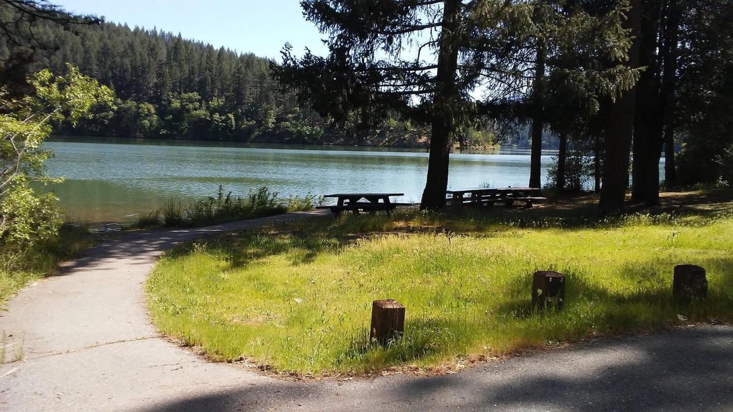 10 Best Kayak Fishing Lakes in California - 2023