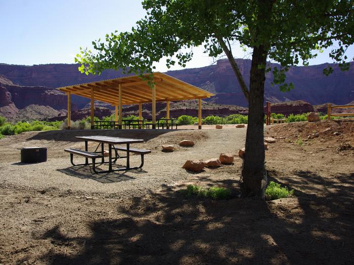 Hittle Bottom Group SitePicnic table, fire ring, shade shelter.