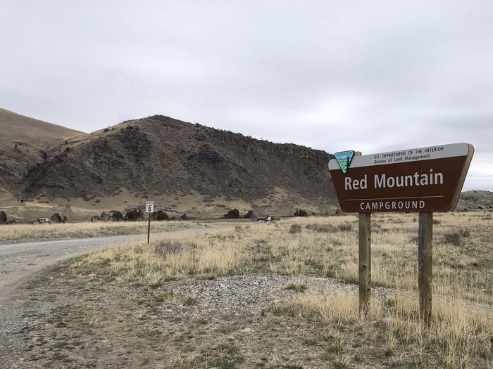 Entrance to Red Mountain Campground
