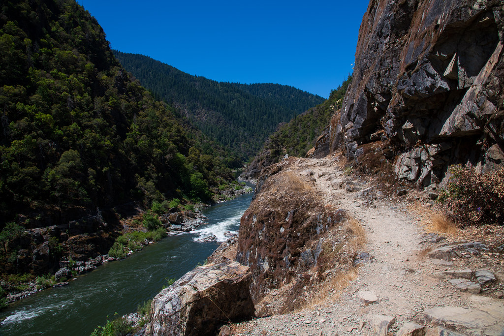 Cliffside Rogue River Trail