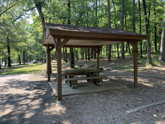 A photo of Site 005 of Loop RROA at RIVER ROAD with Picnic Table
