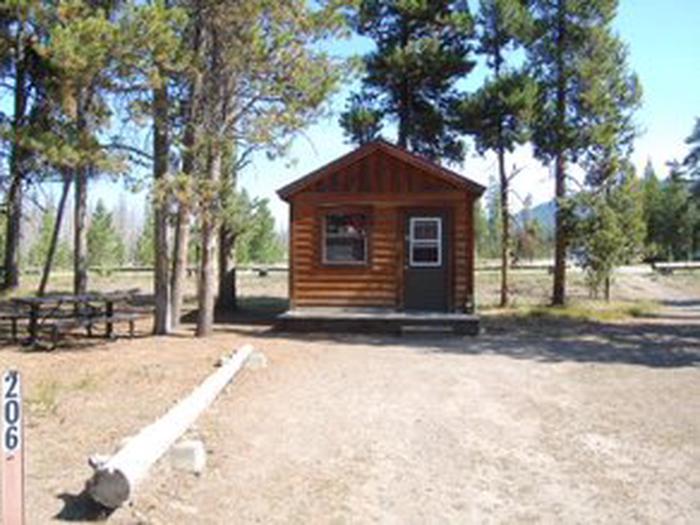 Exterior Camper Cabin 206
