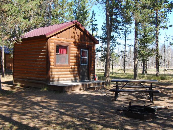 Exterior Camper Cabin 214