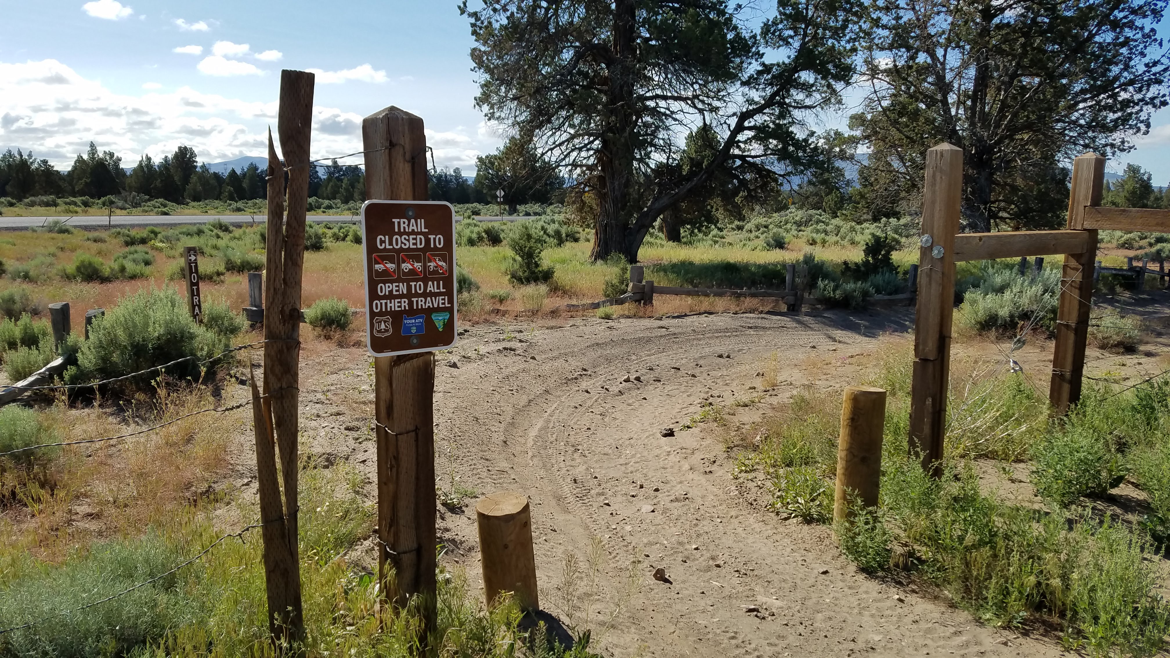 Trail access point at Alfalfa Curves OHV Staging Area