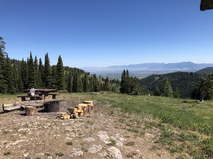 Fire ring and picnic table with views of the Bridger Mountain Range to the NorthSome of the excellent views from the cabin looking out over the Gallatin Valley toward the Bridger Mountains 