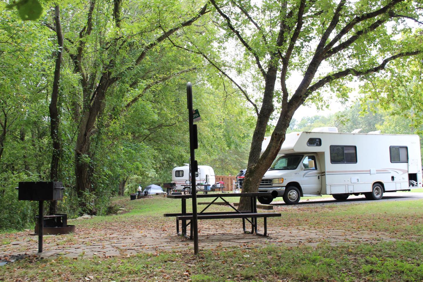 Tyler Bend Main Loop Site #4-7Site #4, 40' back-in, no tent pad.  Parking area is wide enough to park RV & car side by side.