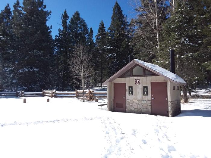 Black Bear Group Campground: restrooms on siteBlack Bear Group Campground